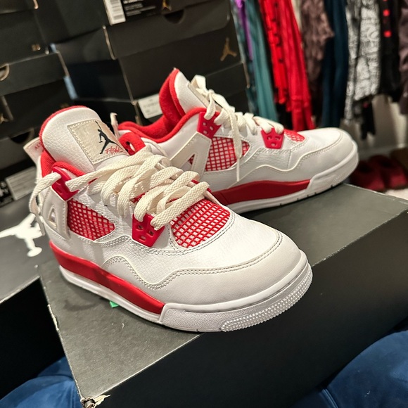retro 4 gym red